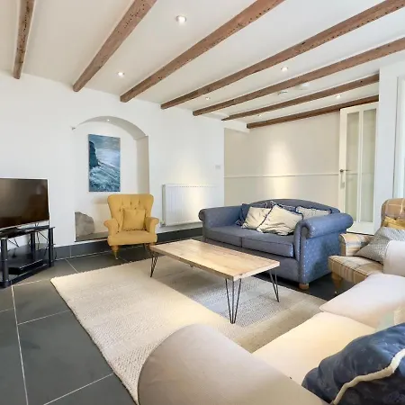 36 High Street Padstow